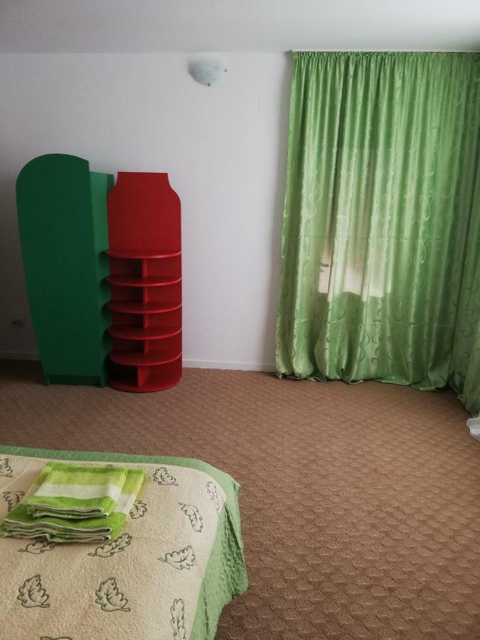 Pensiunea La Safari Търгу Нямц Екстериор снимка