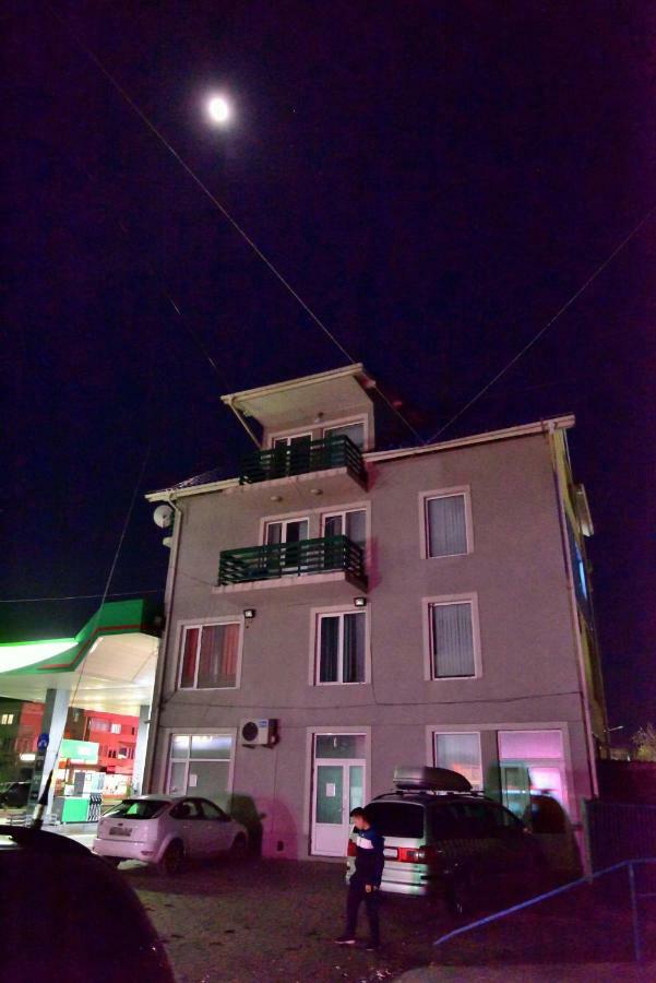 Pensiunea La Safari Търгу Нямц Екстериор снимка