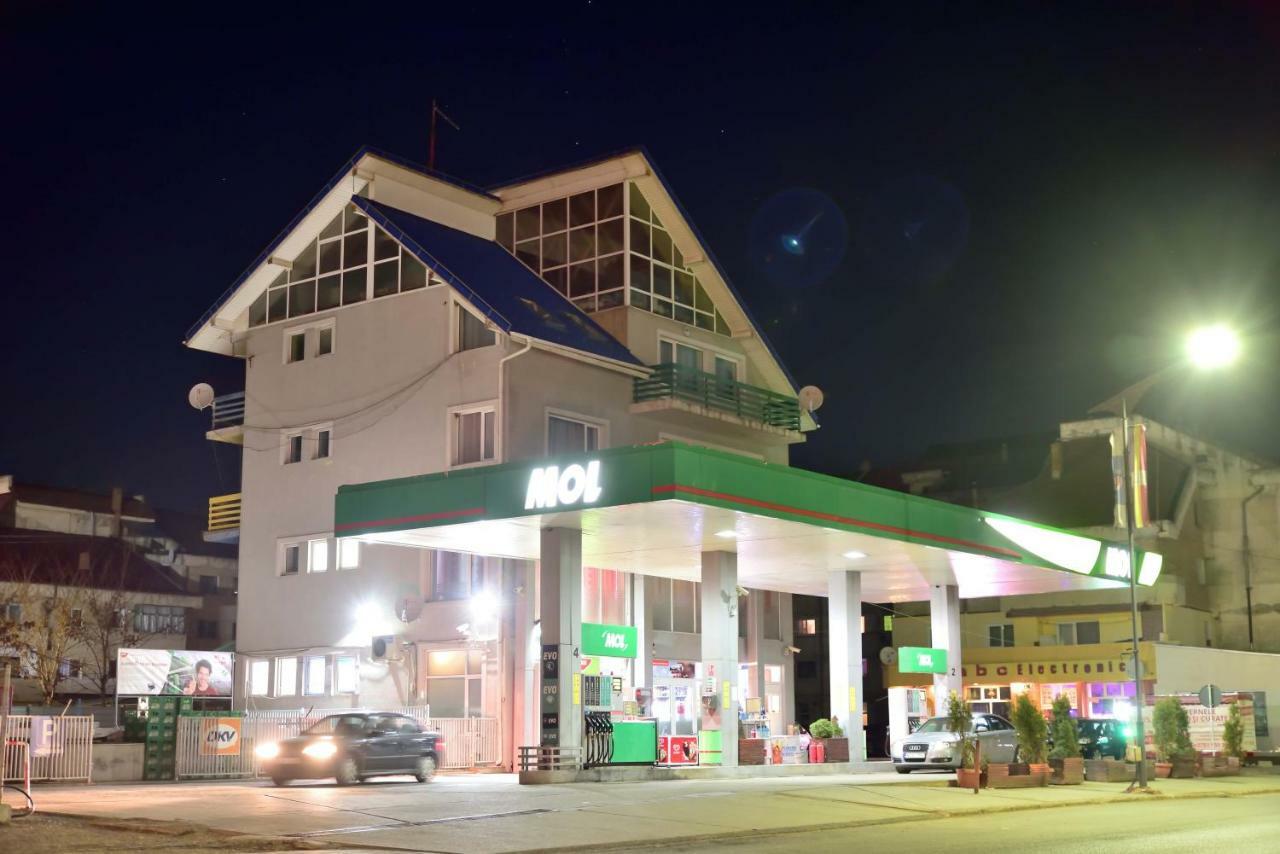 Pensiunea La Safari Търгу Нямц Екстериор снимка